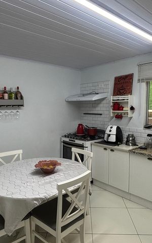 Casa à venda com 135m², 4 quartos e 1 vaga Casa à venda com 135m², 4 quartos e 1 vagaCozinha