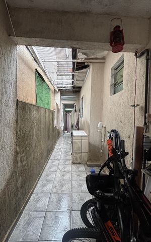Casa à venda com 135m², 4 quartos e 1 vaga Casa à venda com 135m², 4 quartos e 1 vagaCorredor