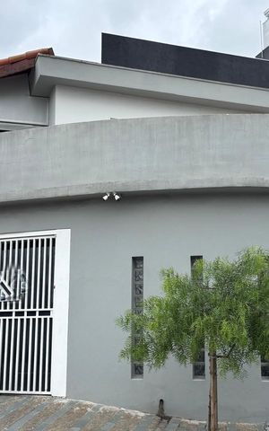 Casa à venda com 120m², 2 quartos e 3 vagasFachada 