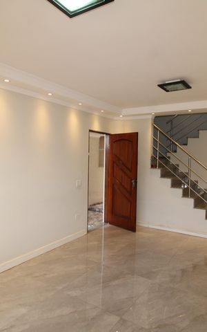 Casa à venda com 126m², 3 quartos e 3 vagasSala
