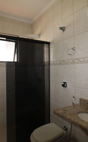 Casa à venda com 126m², 3 quartos e 3 vagasQuarto 1 - Banheiro