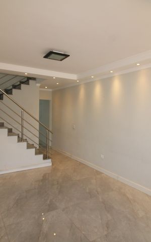 Casa à venda com 126m², 3 quartos e 3 vagasSala