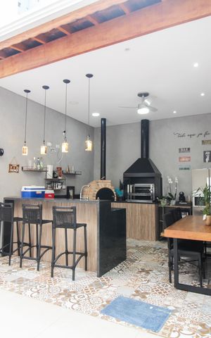 Casa à venda com 187m², 3 quartos e 4 vagasQuintal e Churrasqueira