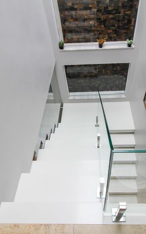 Casa à venda com 187m², 3 quartos e 4 vagasEscada