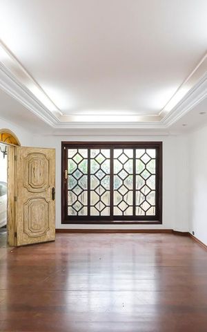 Casa à venda com 293m², 3 quartos e 5 vagasSala