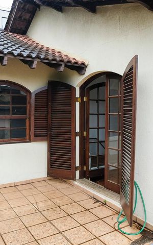 Casa à venda com 293m², 3 quartos e 5 vagasVaranda