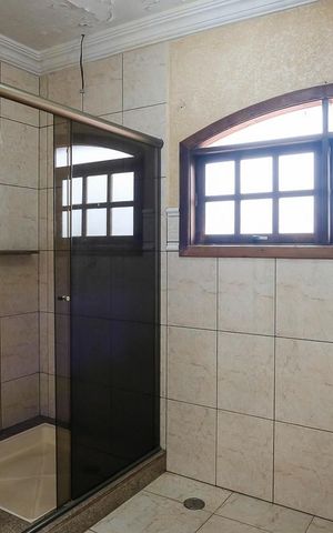 Casa à venda com 293m², 3 quartos e 5 vagasBanheiro
