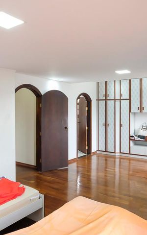 Casa à venda com 293m², 3 quartos e 5 vagasSuíte 2