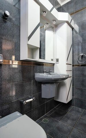 Casa à venda com 293m², 3 quartos e 5 vagasBanheiro da suíte 1