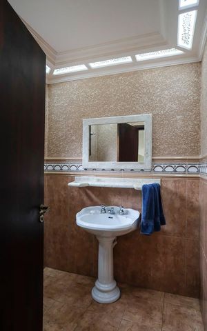 Casa à venda com 293m², 3 quartos e 5 vagasLavabo