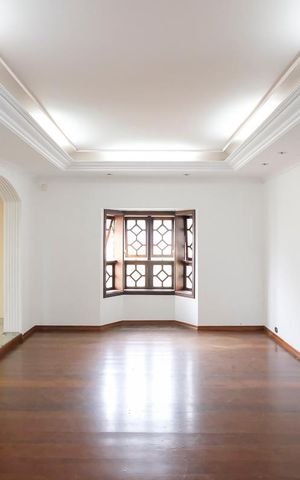 Casa à venda com 293m², 3 quartos e 5 vagasSala