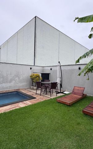 Casa de condomínio à venda com 168m², 3 quartos e 2 vagas Casa de condomínio à venda com 168m², 3 quartos e 2 vagasÁrea externa
