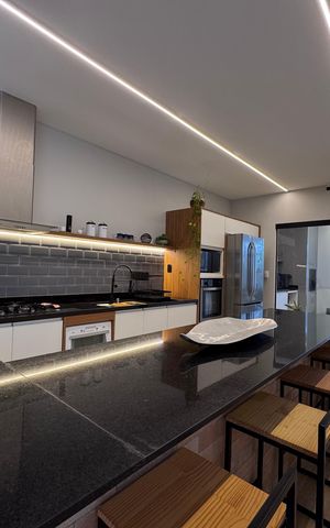Casa de condomínio à venda com 168m², 3 quartos e 2 vagas Casa de condomínio à venda com 168m², 3 quartos e 2 vagasCozinha
