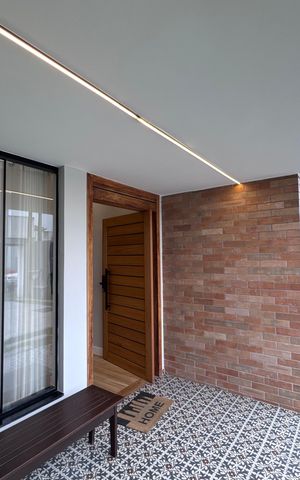 Casa de condomínio à venda com 168m², 3 quartos e 2 vagas Casa de condomínio à venda com 168m², 3 quartos e 2 vagasÁrea externa