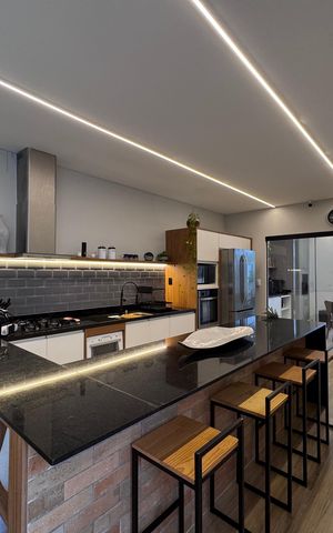 Casa de condomínio à venda com 168m², 3 quartos e 2 vagas Casa de condomínio à venda com 168m², 3 quartos e 2 vagasCozinha