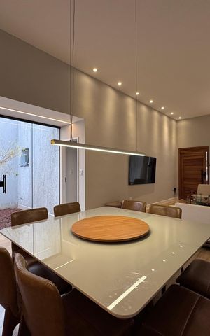 Casa de condomínio à venda com 168m², 3 quartos e 2 vagas Casa de condomínio à venda com 168m², 3 quartos e 2 vagasSala