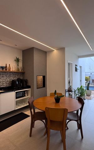 Casa de condomínio à venda com 168m², 3 quartos e 2 vagas Casa de condomínio à venda com 168m², 3 quartos e 2 vagasÁrea Gourmet