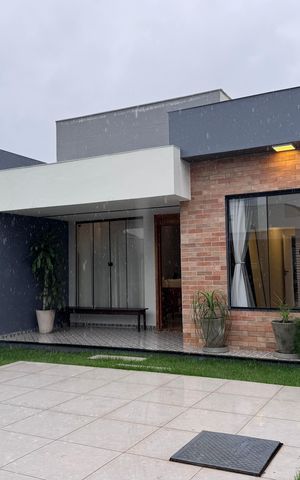 Casa de condomínio à venda com 168m², 3 quartos e 2 vagas Casa de condomínio à venda com 168m², 3 quartos e 2 vagasÁrea externa