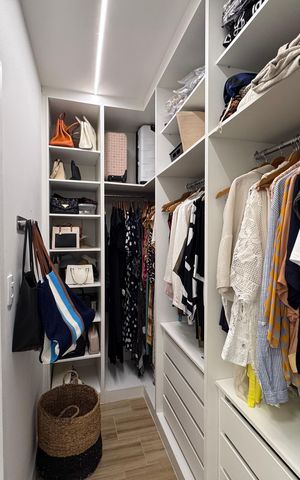 Casa de condomínio à venda com 168m², 3 quartos e 2 vagas Casa de condomínio à venda com 168m², 3 quartos e 2 vagasSuíte - Closet
