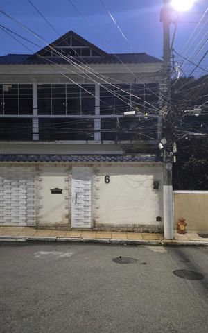 Casa de condomínio à venda com 90m², 3 quartos e 1 vaga Casa de condomínio à venda com 90m², 3 quartos e 1 vagaFachada