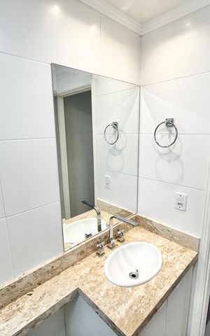 Apartamento à venda com 145m², 3 quartos e 4 vagas Apartamento à venda com 145m², 3 quartos e 4 vagasBanheiro da Suíte 2