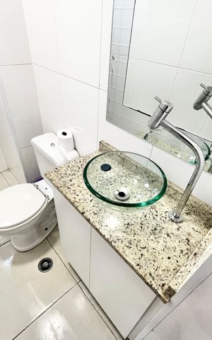 Apartamento à venda com 145m², 3 quartos e 4 vagas Apartamento à venda com 145m², 3 quartos e 4 vagasBanheiro de serviço