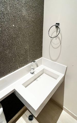 Apartamento à venda com 145m², 3 quartos e 4 vagas Apartamento à venda com 145m², 3 quartos e 4 vagasLavabo