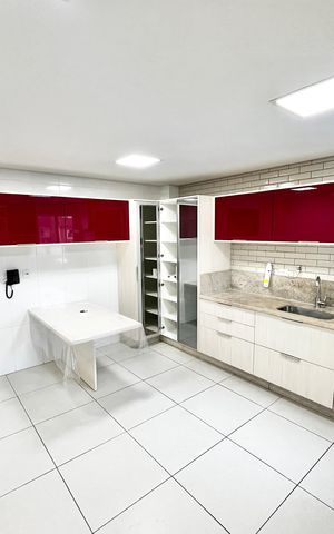 Apartamento à venda com 145m², 3 quartos e 4 vagas Apartamento à venda com 145m², 3 quartos e 4 vagasCozinhaCozinha