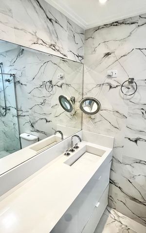 Apartamento à venda com 145m², 3 quartos e 4 vagas Apartamento à venda com 145m², 3 quartos e 4 vagasBanheiro da Suíte 1