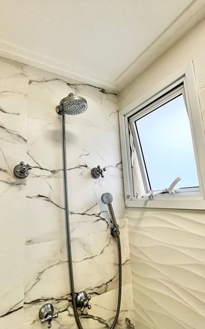 Apartamento à venda com 145m², 3 quartos e 4 vagas Apartamento à venda com 145m², 3 quartos e 4 vagasBanheiro da Suíte 1