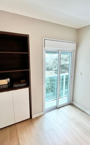 Apartamento à venda com 145m², 3 quartos e 4 vagas Apartamento à venda com 145m², 3 quartos e 4 vagasSala de TV