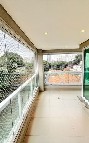 Apartamento à venda com 145m², 3 quartos e 4 vagas Apartamento à venda com 145m², 3 quartos e 4 vagasVaranda da Sala