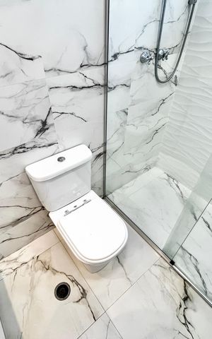 Apartamento à venda com 145m², 3 quartos e 4 vagas Apartamento à venda com 145m², 3 quartos e 4 vagasBanheiro da Suíte 1