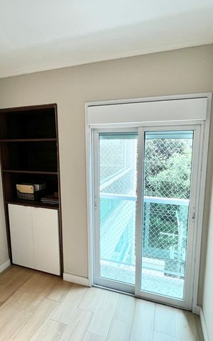 Apartamento à venda com 145m², 3 quartos e 4 vagas Apartamento à venda com 145m², 3 quartos e 4 vagasSala de TV