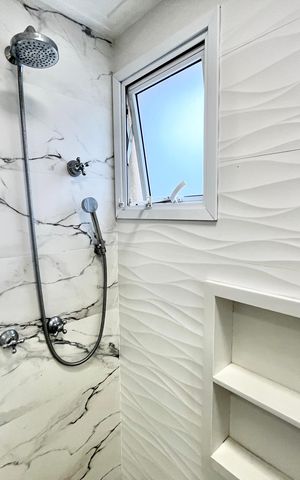 Apartamento à venda com 145m², 3 quartos e 4 vagas Apartamento à venda com 145m², 3 quartos e 4 vagasBanheiro da Suíte 1