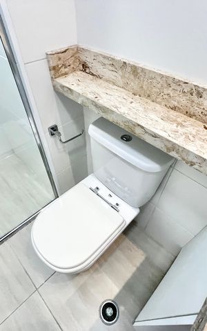 Apartamento à venda com 145m², 3 quartos e 4 vagas Apartamento à venda com 145m², 3 quartos e 4 vagasBanheiro da Suíte 2