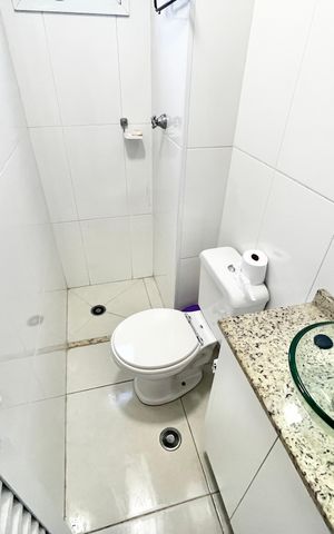 Apartamento à venda com 145m², 3 quartos e 4 vagas Apartamento à venda com 145m², 3 quartos e 4 vagasBanheiro de serviço