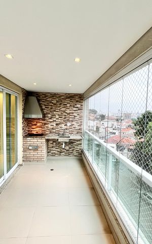 Apartamento à venda com 145m², 3 quartos e 4 vagas Apartamento à venda com 145m², 3 quartos e 4 vagasVaranda da Sala