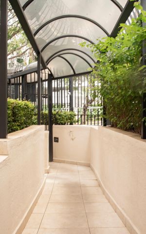 Apartamento à venda com 98m², 3 quartos e 2 vagasHall de entrada - Rampa de acesso