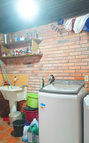 Casa à venda com 250m², 4 quartos e 3 vagasÁrea de Serviço