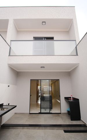 Casa à venda com 160m², 3 quartos e 3 vagasVista do fundo da casa