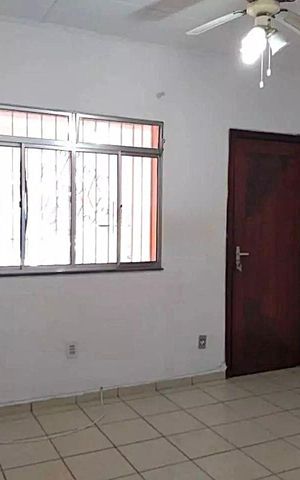 Casa à venda com 100m², 2 quartos e 1 vaga Casa à venda com 100m², 2 quartos e 1 vagaSala
