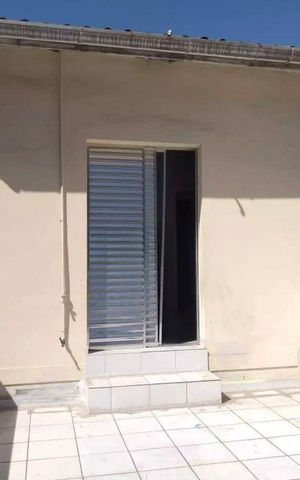 Casa à venda com 100m², 2 quartos e 1 vaga Casa à venda com 100m², 2 quartos e 1 vagaÁrea externa