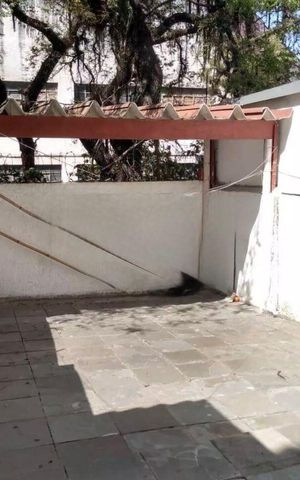 Casa à venda com 100m², 2 quartos e 1 vaga Casa à venda com 100m², 2 quartos e 1 vagaÁrea externa
