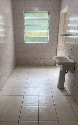 Casa à venda com 100m², 2 quartos e 1 vaga Casa à venda com 100m², 2 quartos e 1 vagaÁrea de serviço
