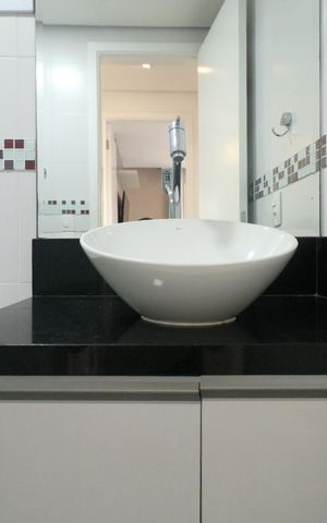 Apartamento à venda com 80m², 2 quartos e 1 vaga Apartamento à venda com 80m², 2 quartos e 1 vagaBanheiro