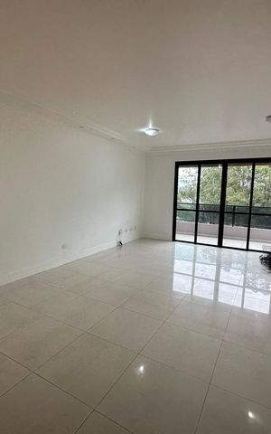 Apartamento à venda com 144m², 3 quartos e 2 vagas Apartamento à venda com 144m², 3 quartos e 2 vagasSala