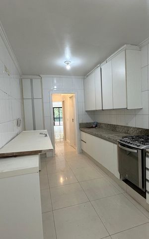 Apartamento à venda com 144m², 3 quartos e 2 vagas Apartamento à venda com 144m², 3 quartos e 2 vagasCozinha