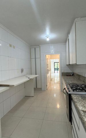 Apartamento à venda com 144m², 3 quartos e 2 vagas Apartamento à venda com 144m², 3 quartos e 2 vagasCozinha