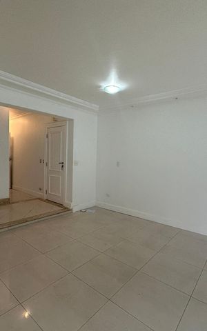 Apartamento à venda com 144m², 3 quartos e 2 vagas Apartamento à venda com 144m², 3 quartos e 2 vagasSala